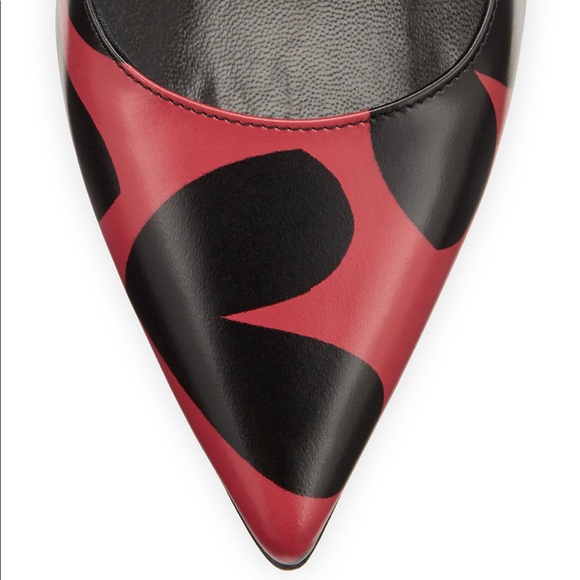 Saint Laurent Heart Print Pointed Toe Pump - Picture 3 of 12